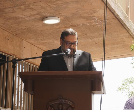 Dr. Gerardo Mejía en su discurso